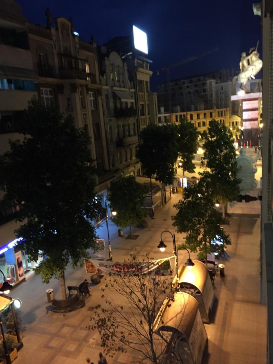 Arss Apartment Skopje Main Square מראה חיצוני תמונה